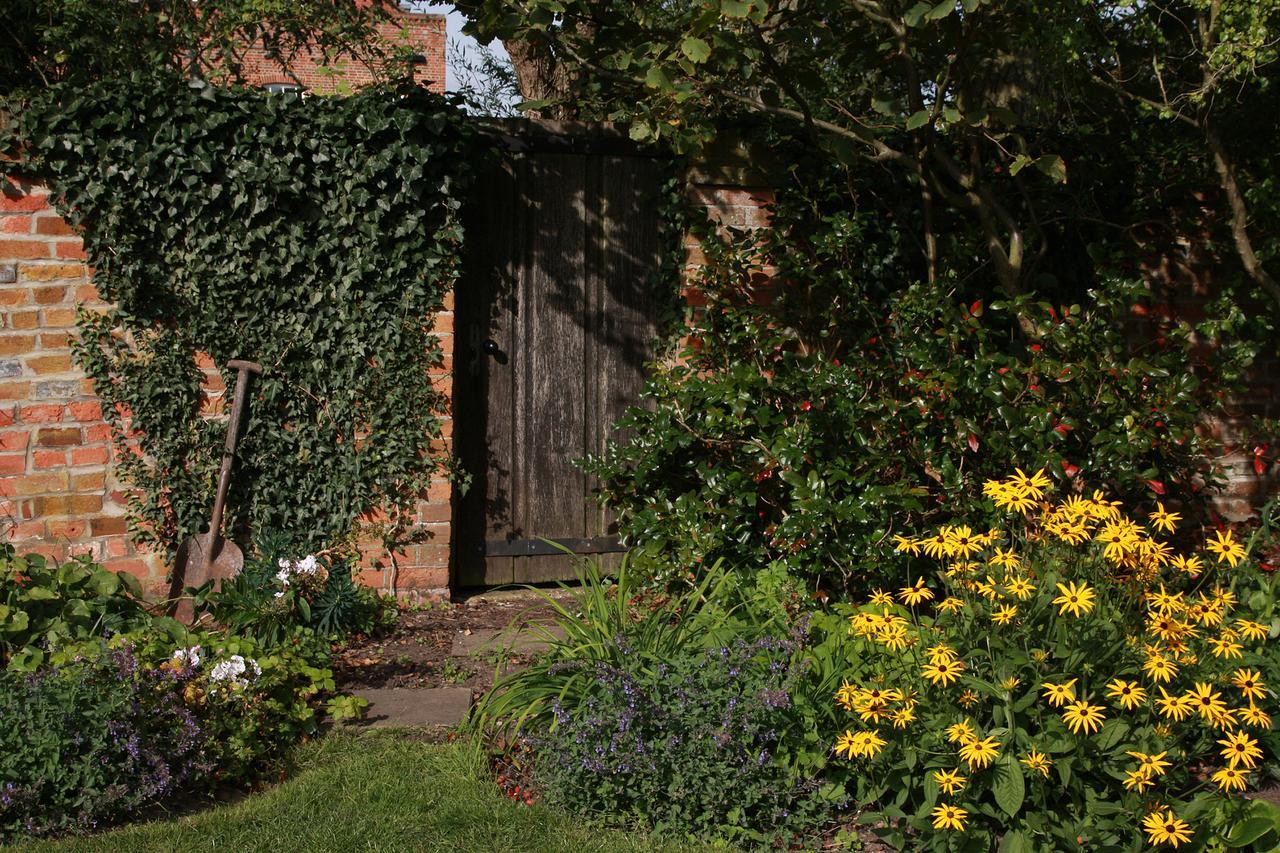 The Royal Oak, Yattendon Frilsham Екстериор снимка