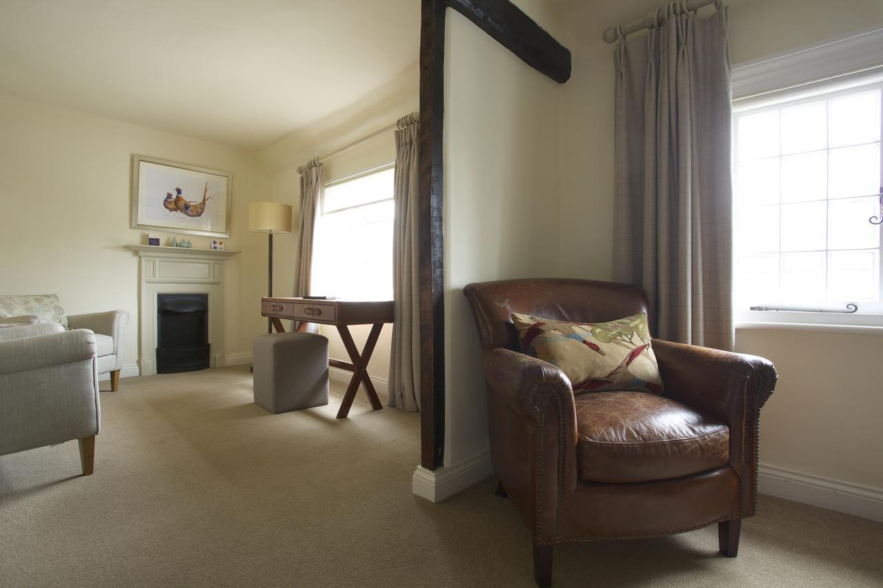 The Royal Oak, Yattendon Frilsham Екстериор снимка