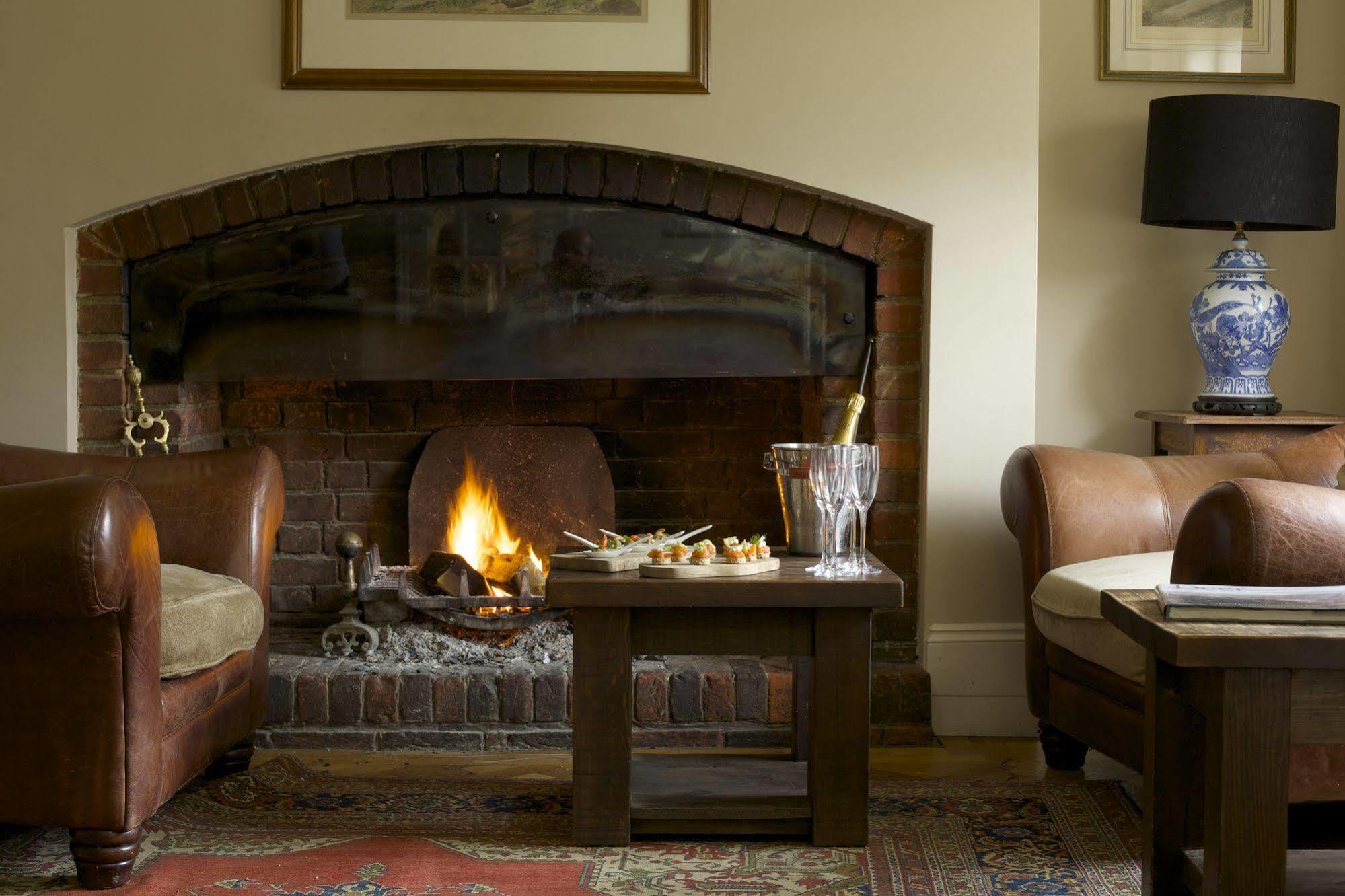 The Royal Oak, Yattendon Frilsham Екстериор снимка