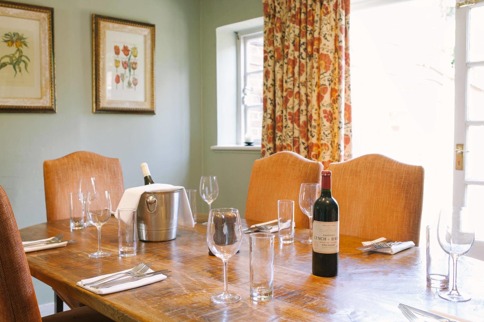 The Royal Oak, Yattendon Frilsham Екстериор снимка